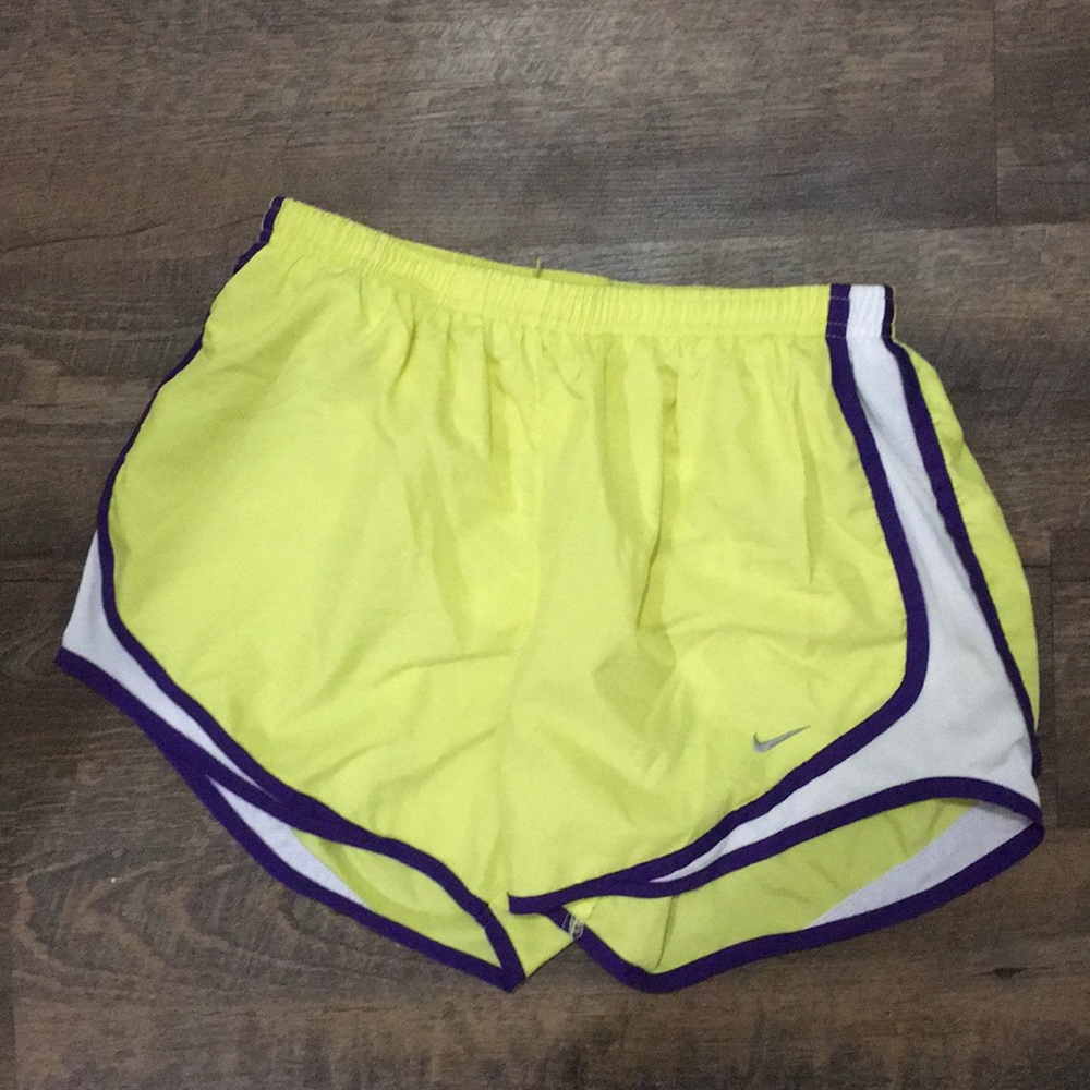 Women’s Nike Tempo Running Shorts Size Medium